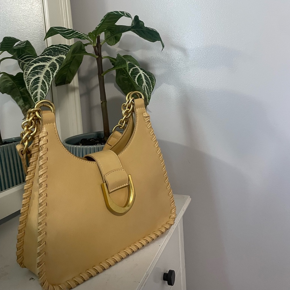 Elegant Tan Leather Shoulder Bag with Gold Accents